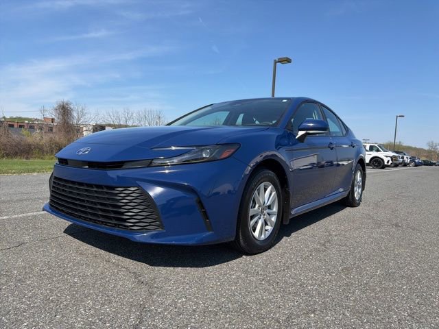 Used 2025 Toyota Camry LE image 4