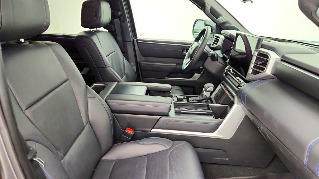 Used 2025 Toyota Sequoia Platinum image 25