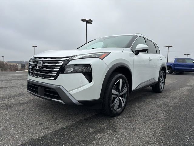 Used 2025 Nissan Rogue SL w/ SL Premium Package image 4