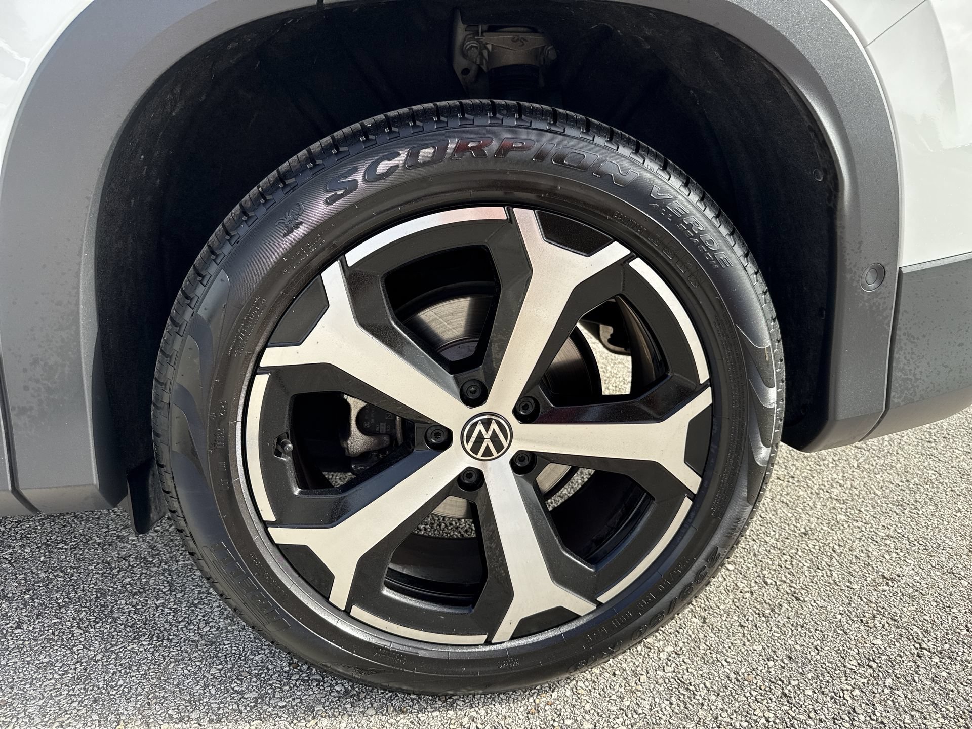 Used 2026 Volkswagen Tiguan SE FWD image 19