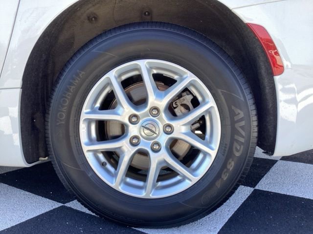 Used 2023 Chrysler Voyager LX image 13