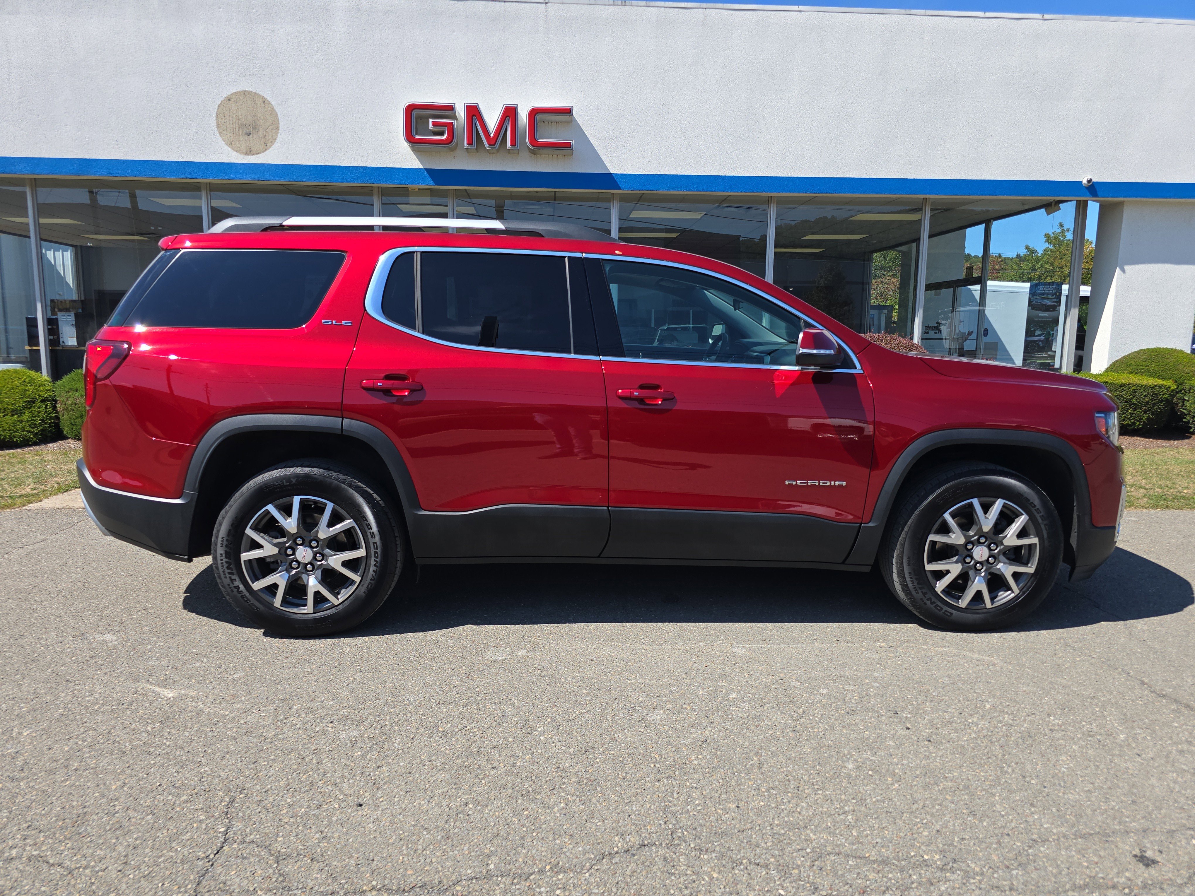 Used 2023 GMC Acadia SLE w/ Driver Convenience Package video 2