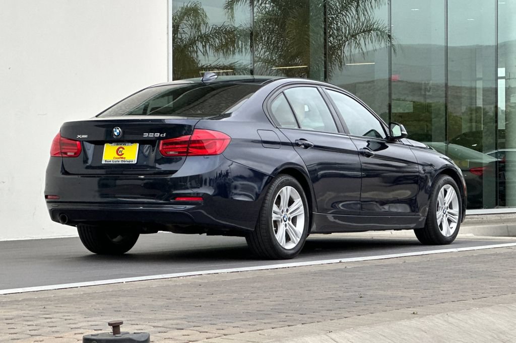 Used 2016 BMW 328d xDrive Sedan AWD/4WD image 3