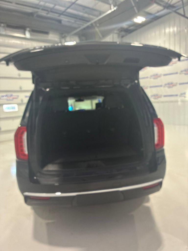 Used 2021 GMC Yukon SLT w/ SLT Premium Package AWD/4WD image 38