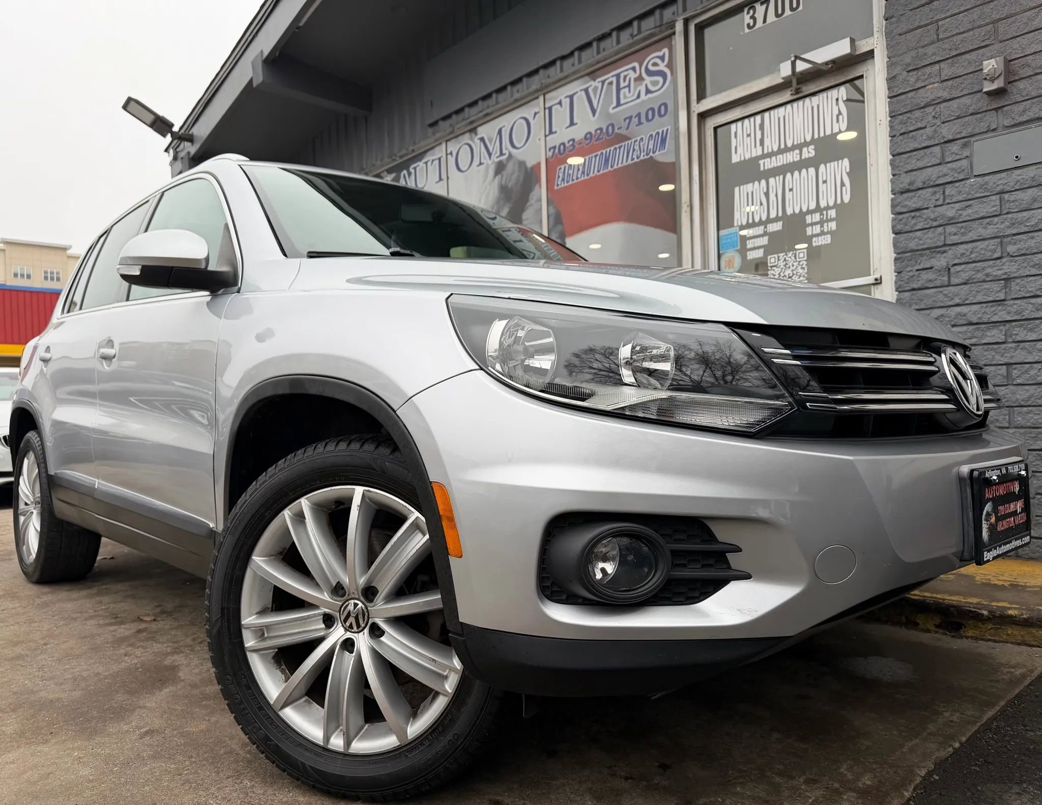 Used 2012 Volkswagen Tiguan SE AWD/4WD image 1