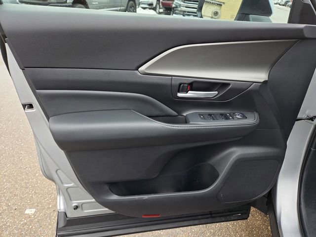Used 2025 Toyota Grand Highlander AWD image 10