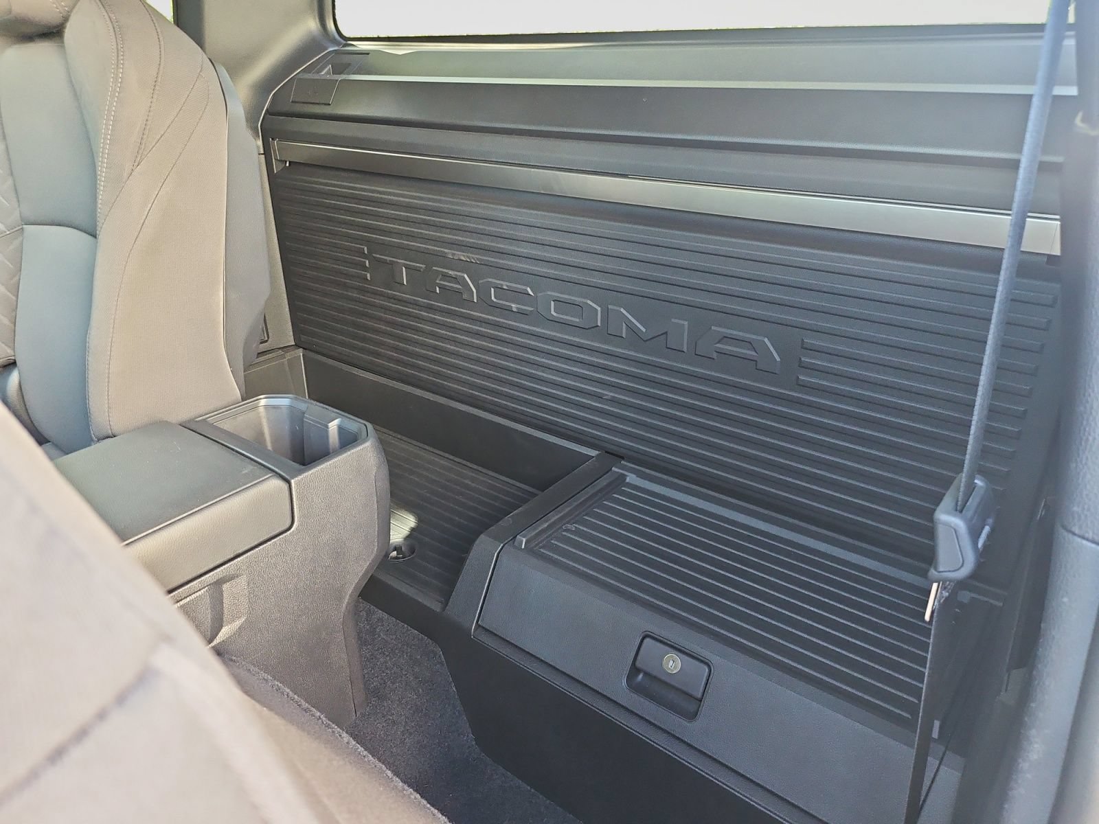 Used 2025 Toyota Tacoma SR w/ Towing Package RWD image 33
