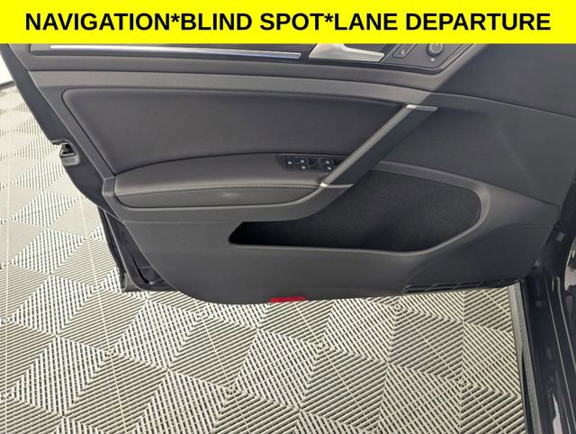 Used 2019 Volkswagen Golf R 4-Door image 9