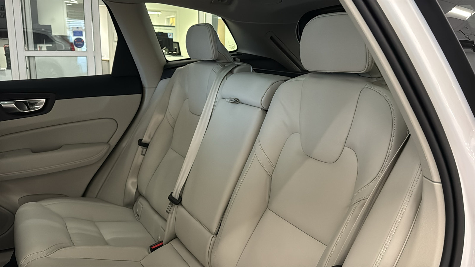New 2026 Volvo XC60 B5 Ultra w/ Protection Package Premier AWD/4WD image 26