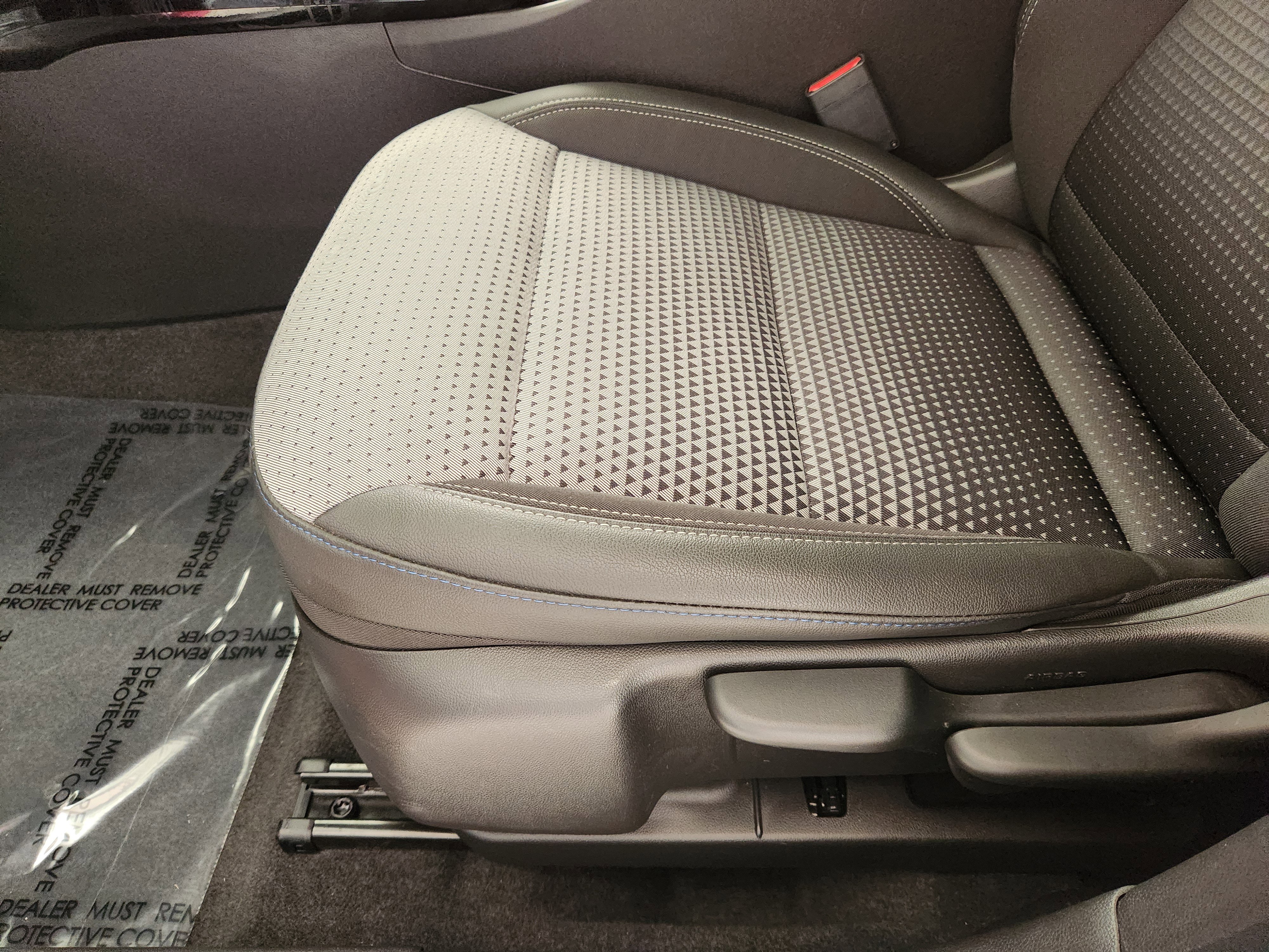 Certified 2025 Chevrolet Trax LT image 26