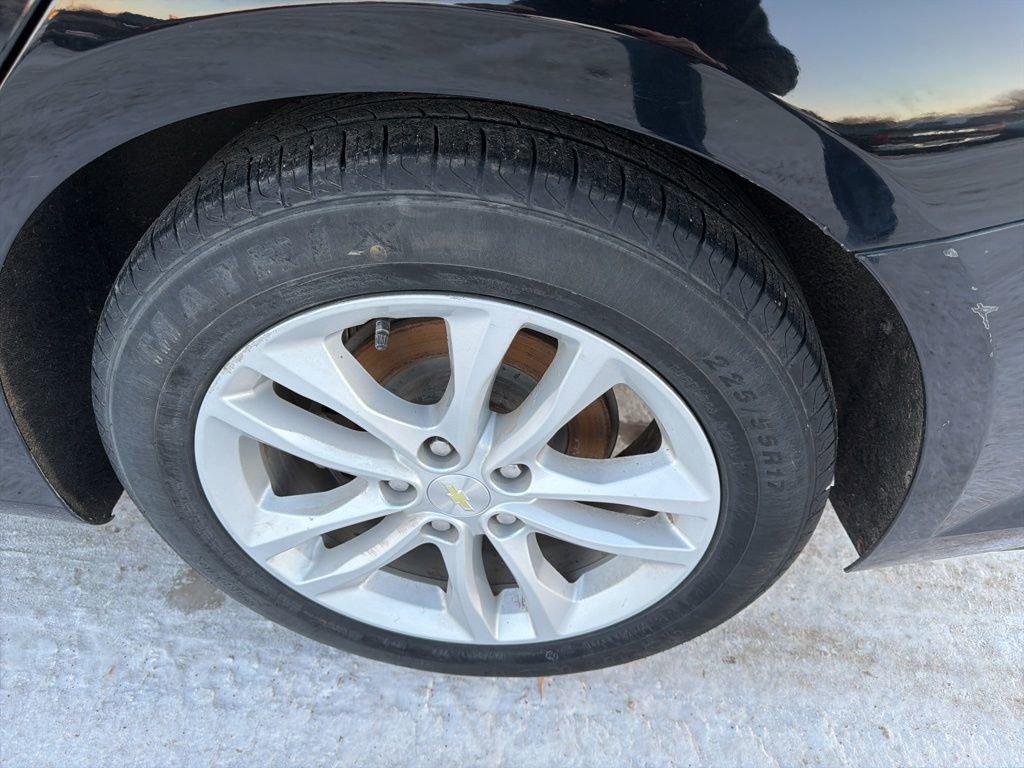 Used 2016 Chevrolet Malibu LT image 8