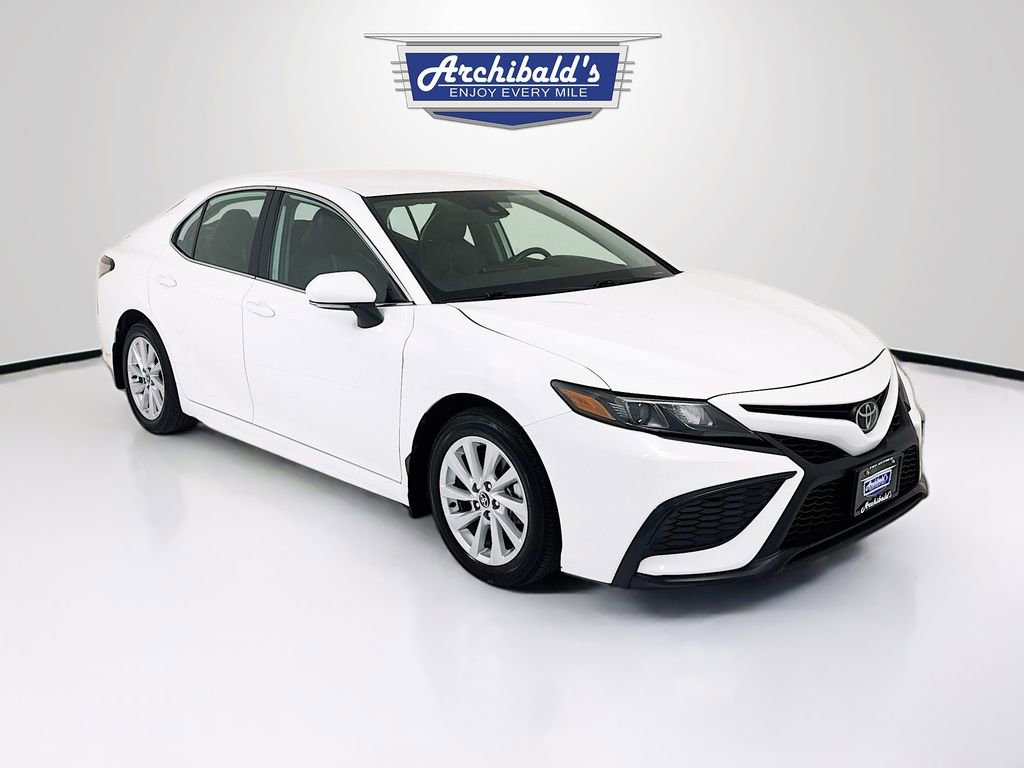 Used 2024 Toyota Camry SE FWD image 1