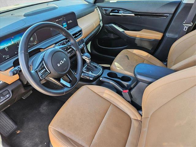 Used 2024 Kia Seltos EX image 8