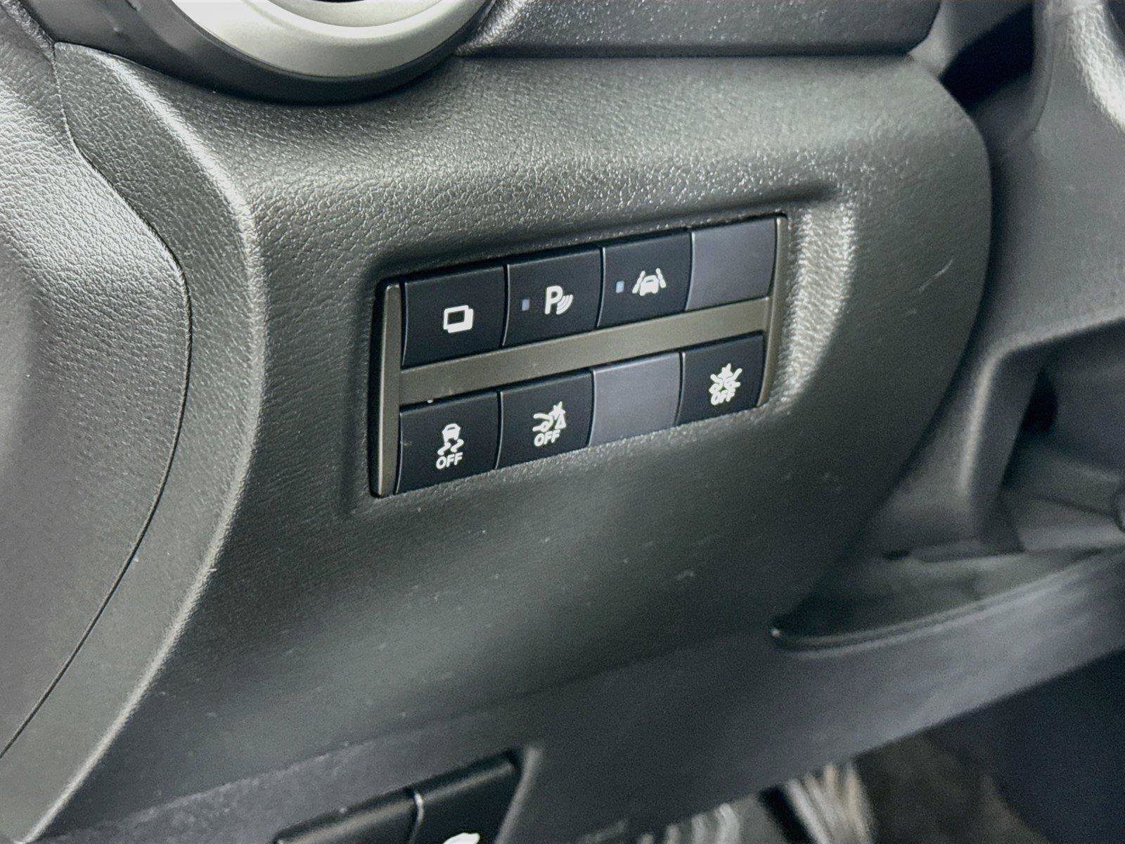 Used 2020 Nissan Versa S FWD image 14