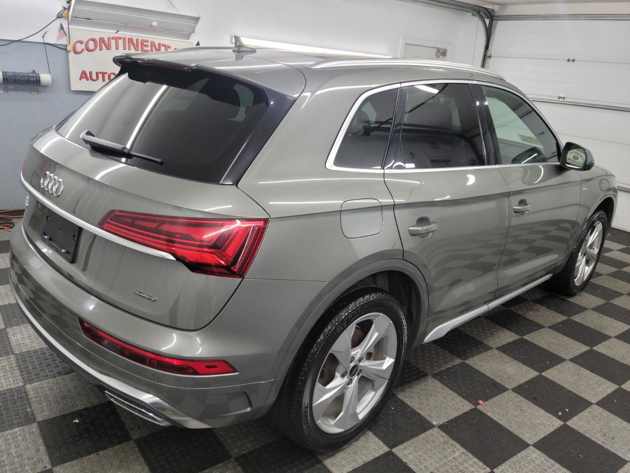 Used 2023 Audi Q5 2.0T Premium Plus w/ Premium Plus Package AWD/4WD image 7