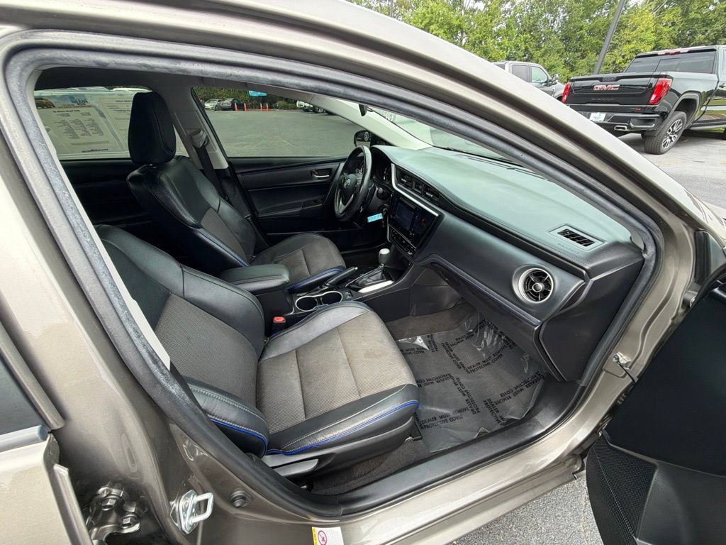 Used 2019 Toyota Corolla SE FWD image 14