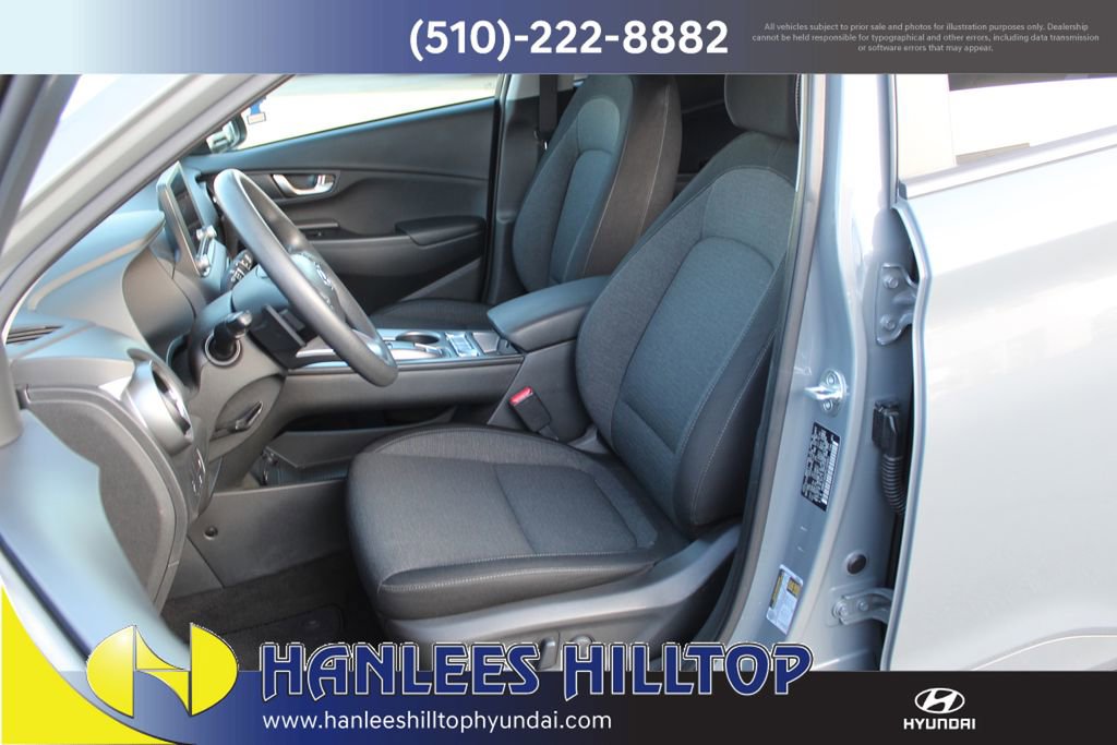 Used 2023 Hyundai Kona SE w/ Cargo Package image 12