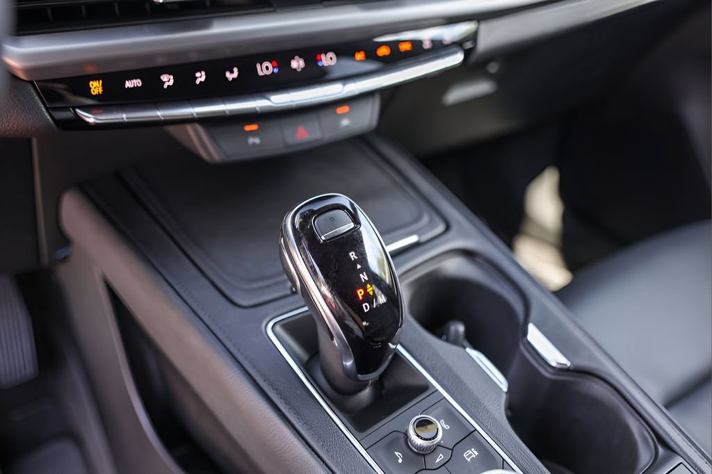 Certified 2025 Cadillac XT4 Premium Luxury FWD image 18