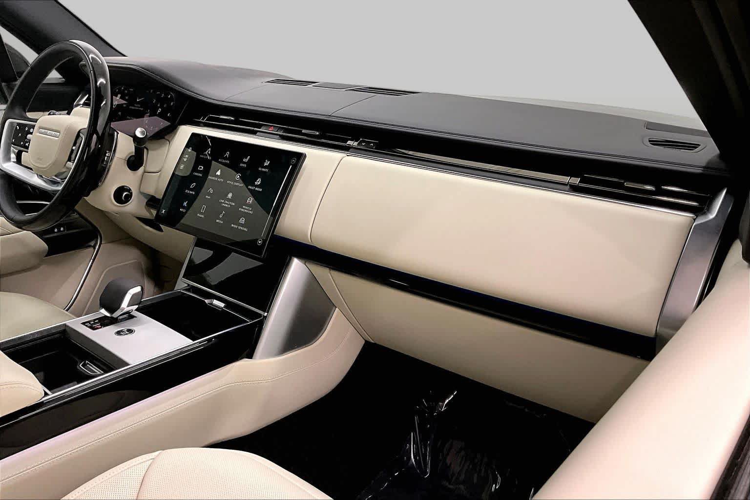 Used 2025 Land Rover Range Rover SE AWD/4WD image 19