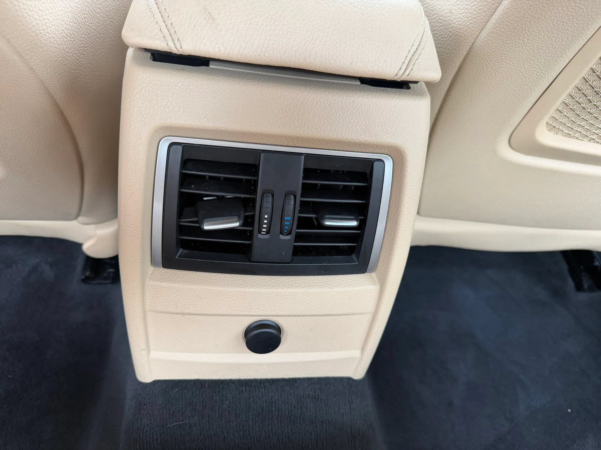 Used 2018 BMW 330i xDrive Sedan w/ Executive Package AWD/4WD image 18