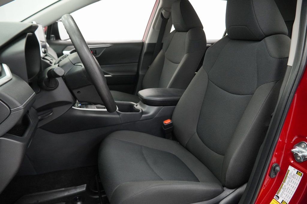 Used 2025 Toyota RAV4 LE image 16