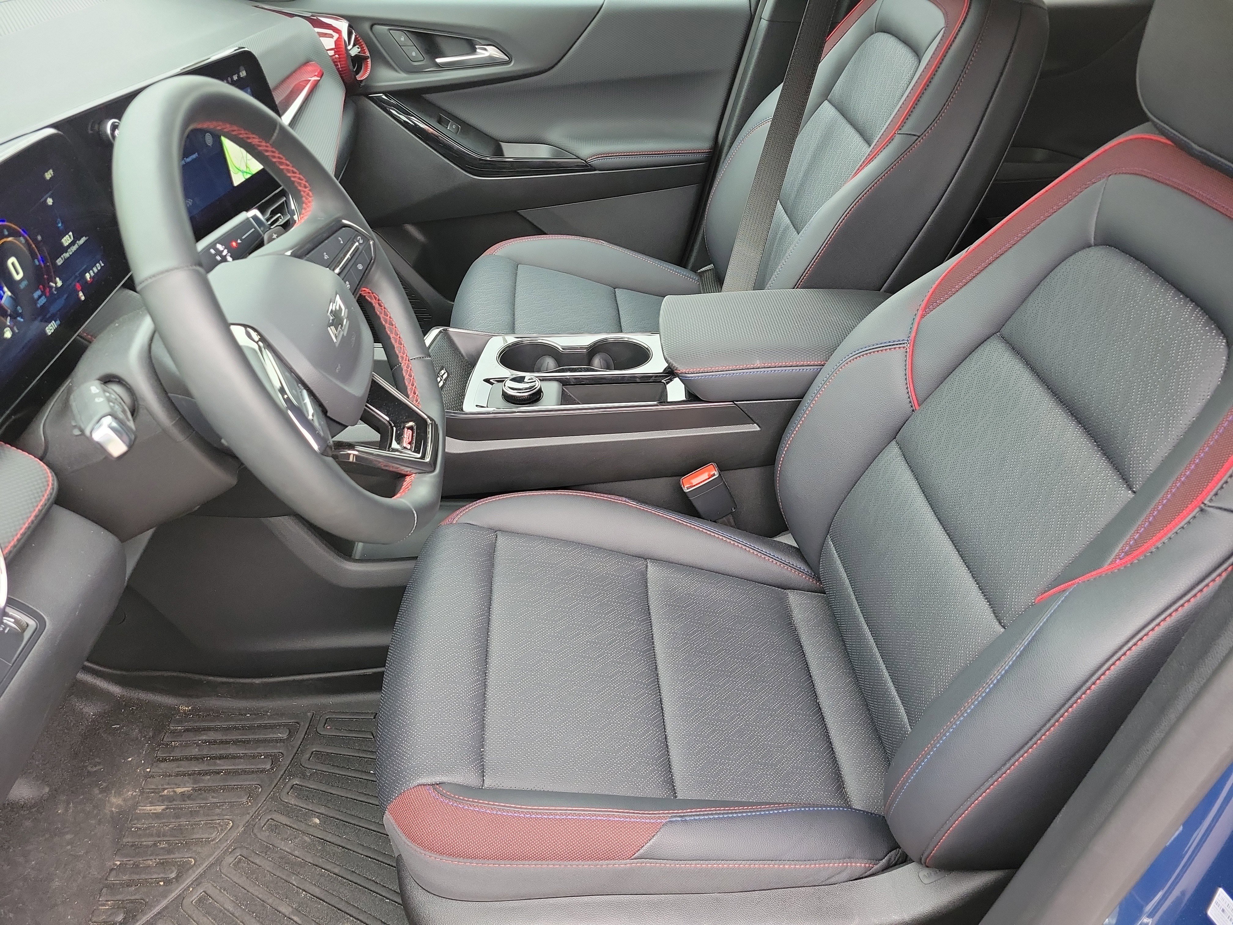 Used 2025 Chevrolet Equinox RS w/ Convenience Package III FWD image 9