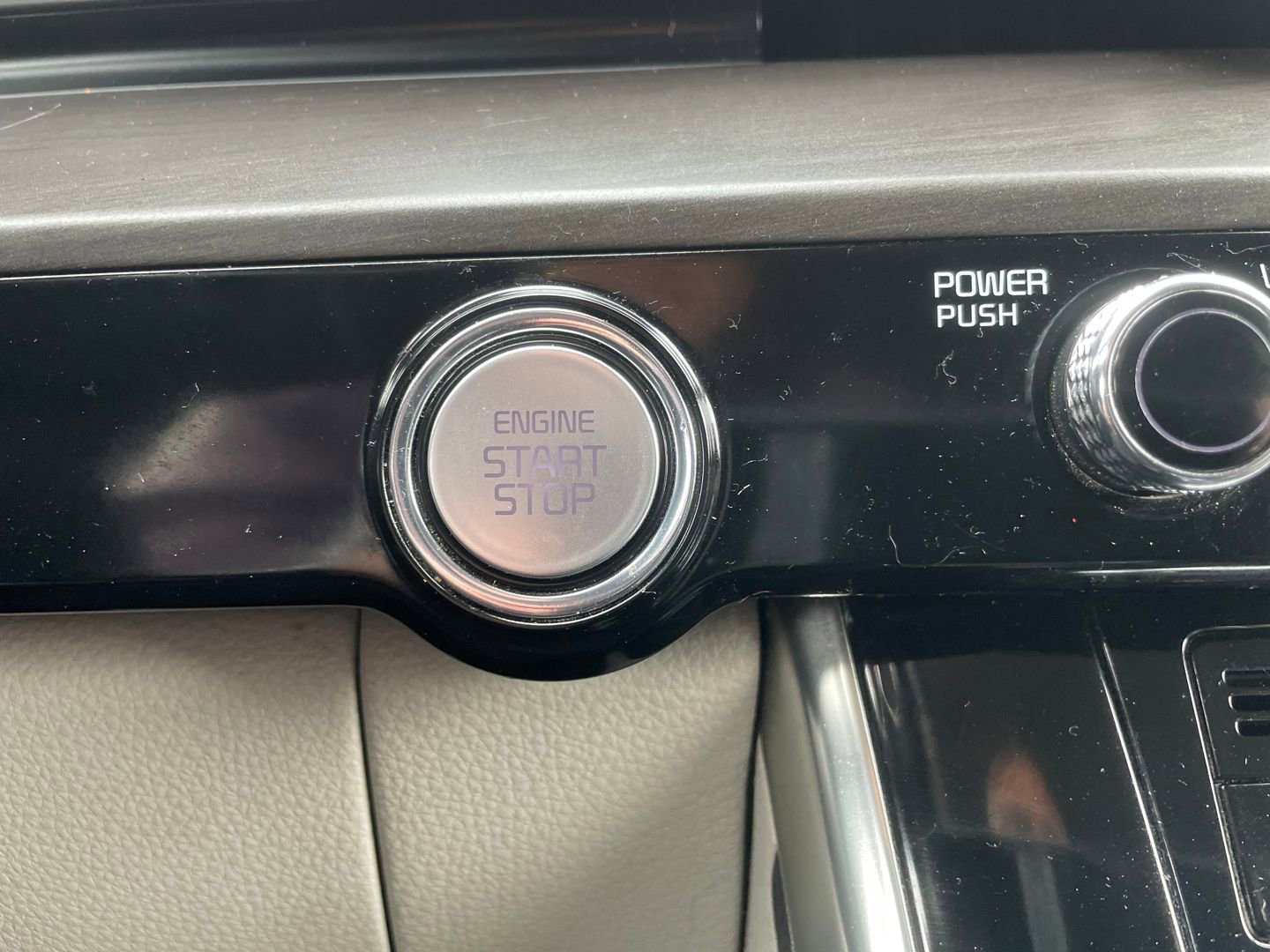 Used 2022 Kia Carnival SX image 26