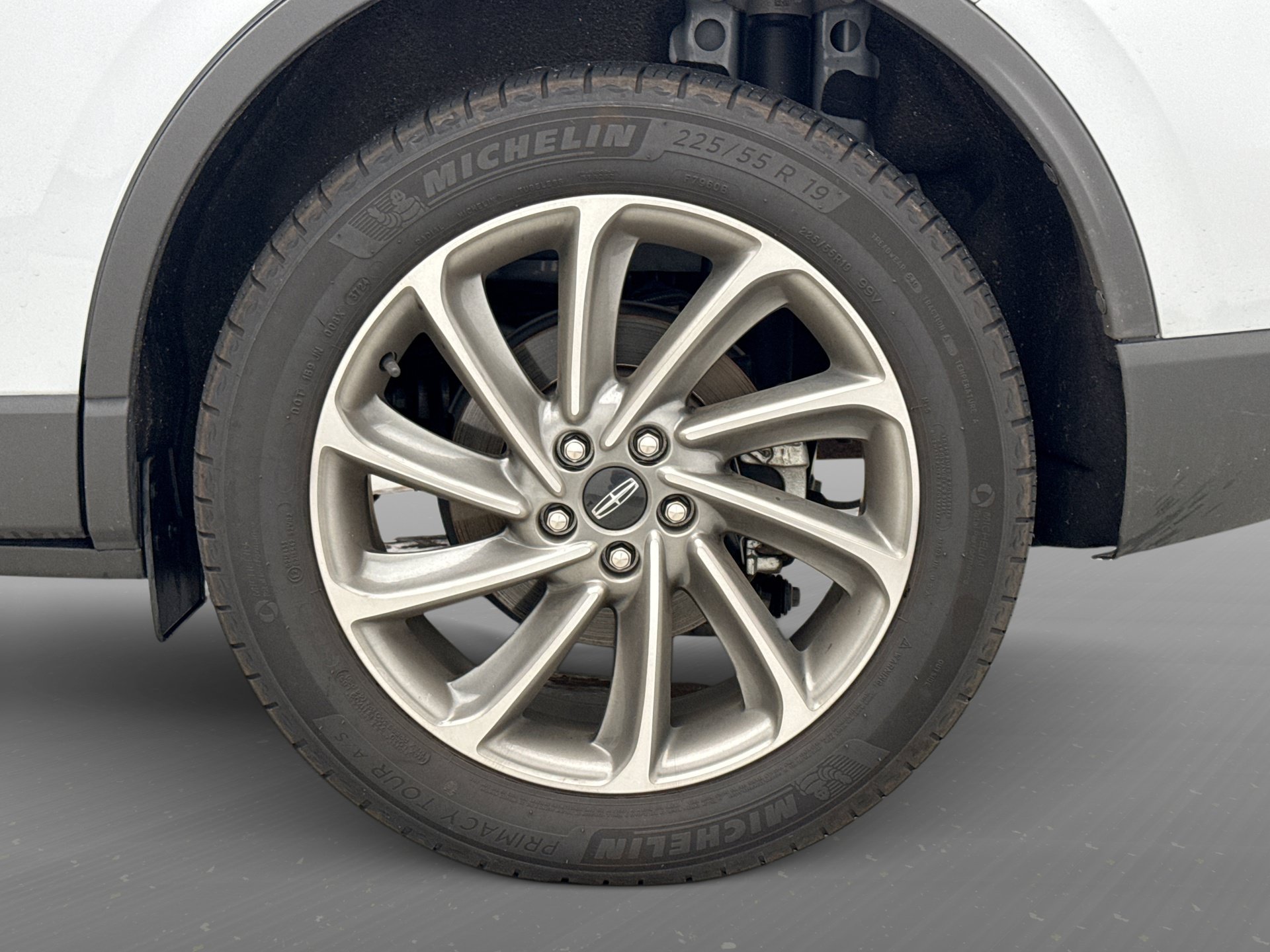 Used 2025 Lincoln Corsair AWD w/ Equipment Group 101A image 13