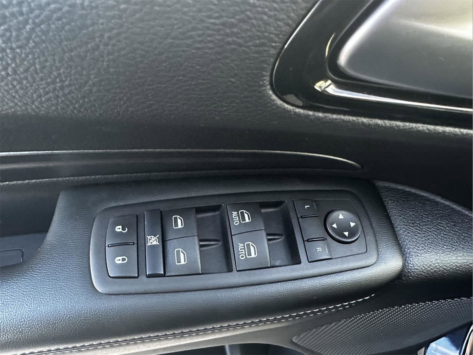 Used 2024 Dodge Durango SXT w/ SXT Blacktop Group image 16