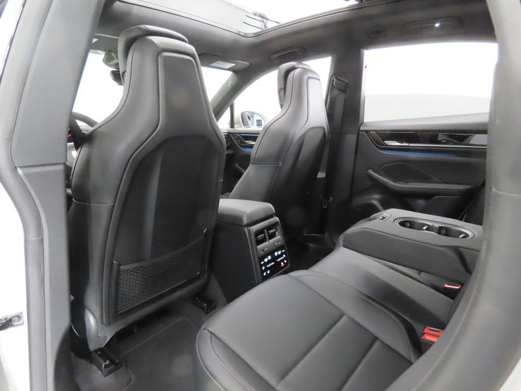 New 2026 Porsche Macan 4 Electric AWD/4WD image 45