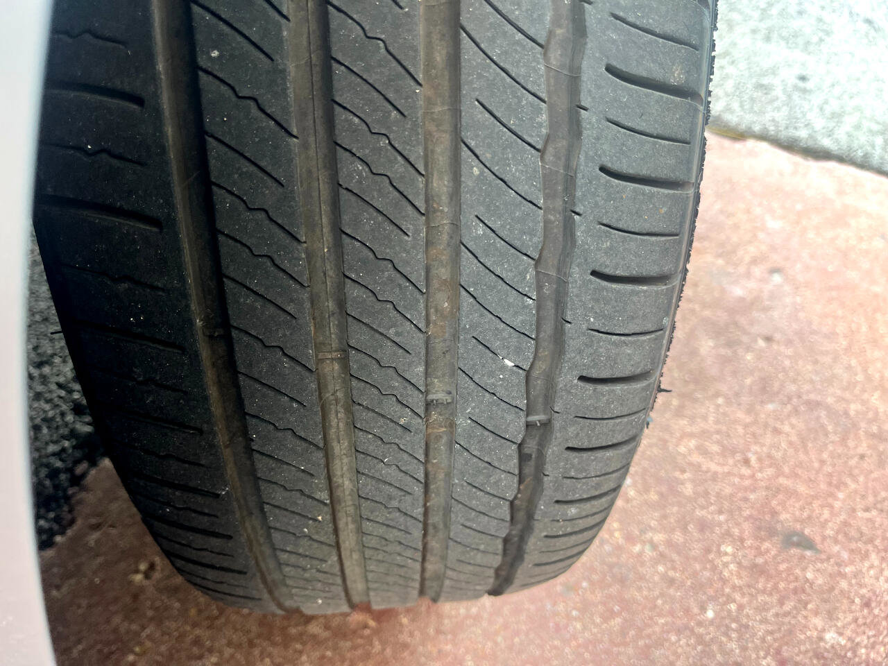 Used 2013 Lexus ES 300h image 34