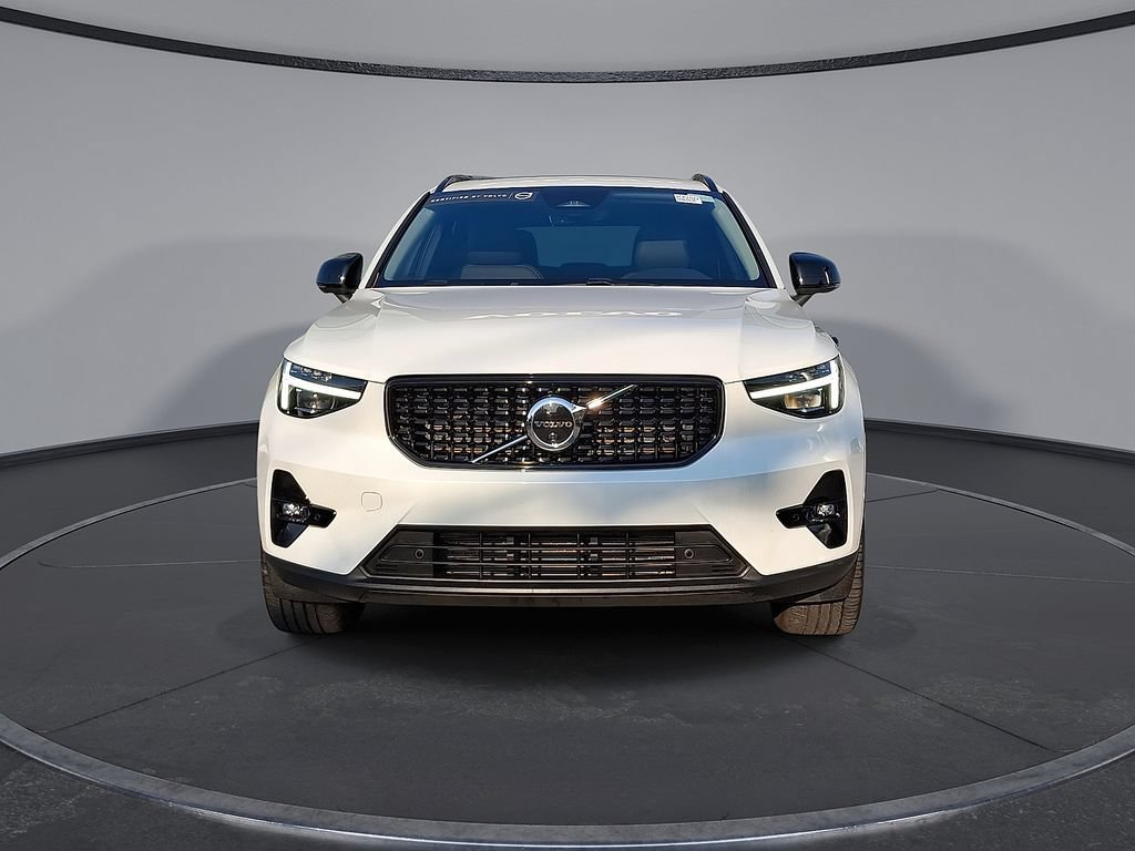 Certified 2026 Volvo XC40 B5 Plus AWD/4WD image 35