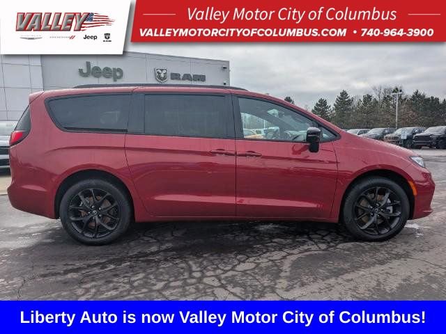 New 2026 Chrysler Pacifica Limited