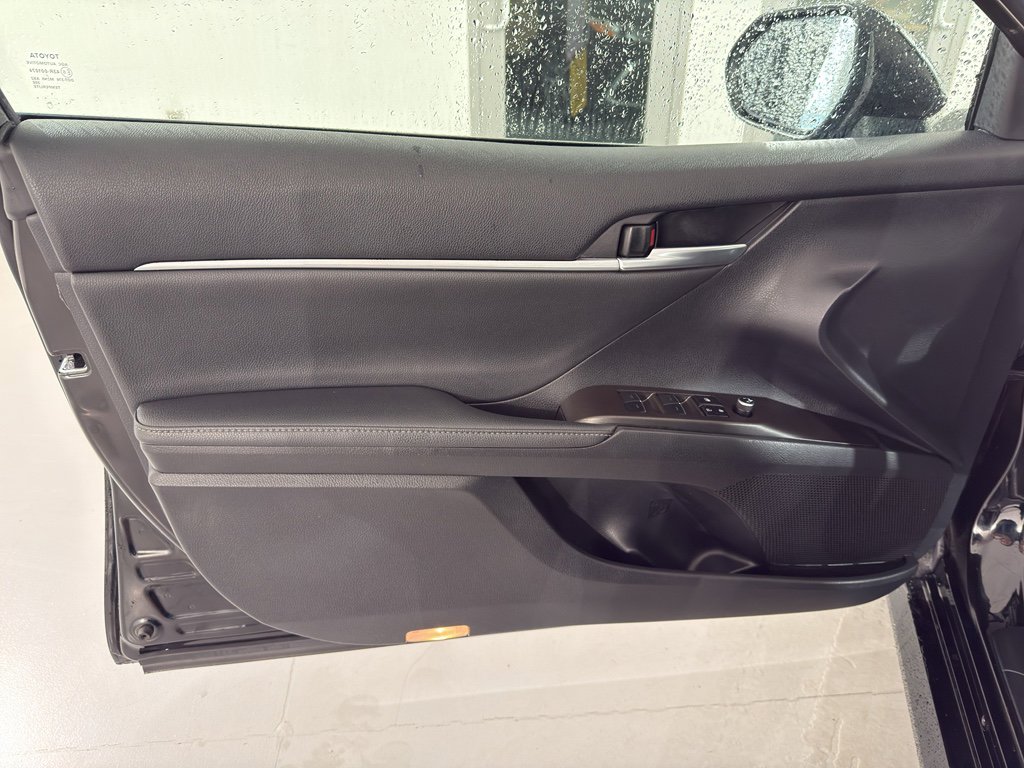Used 2023 Toyota Camry XLE image 30