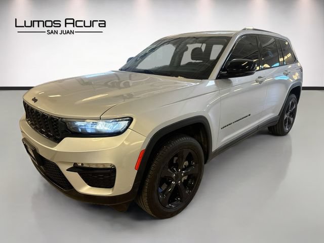 Used 2024 Jeep Grand Cherokee Limited w/ Black Appearance Package RWD image 3