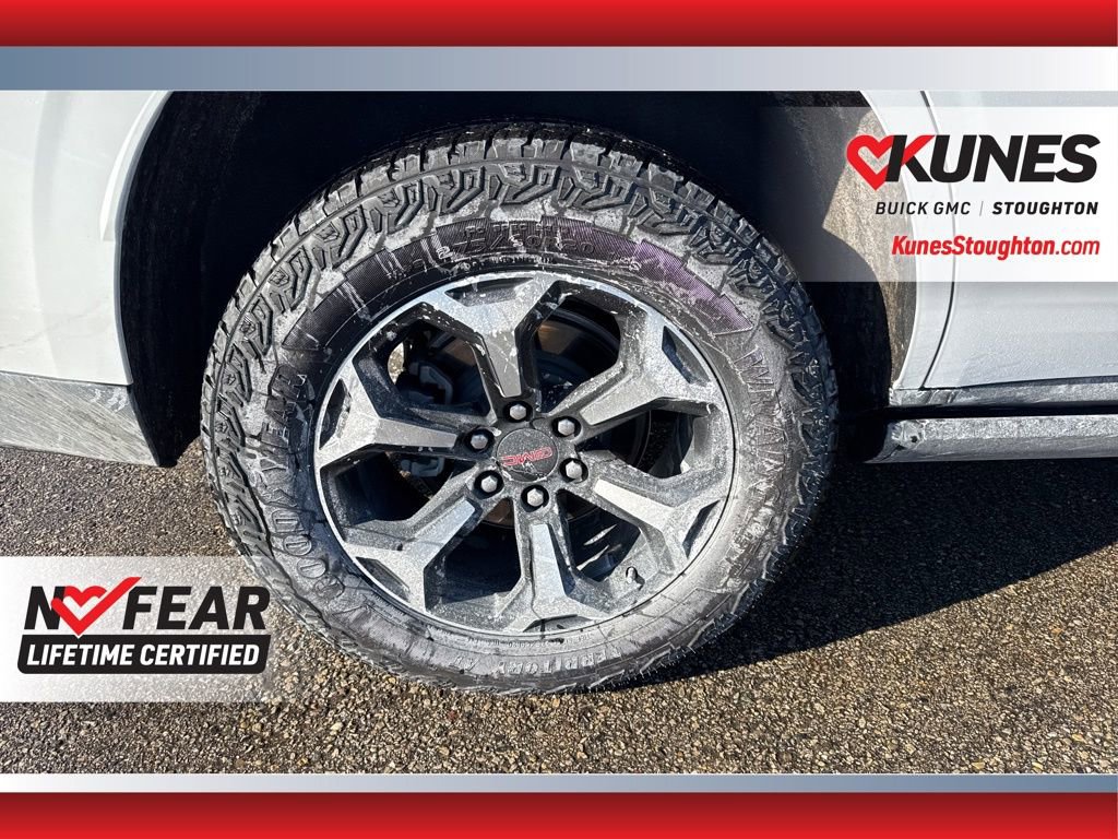 Used 2025 GMC Yukon AT4 w/ AT4 Premium Package image 14