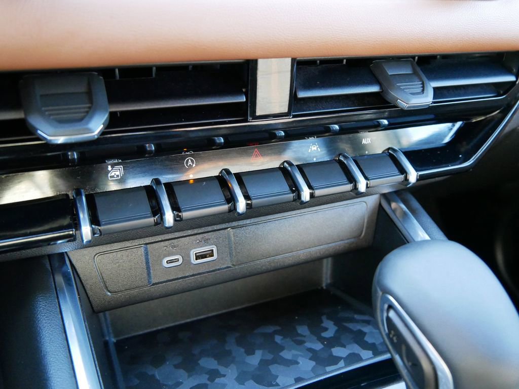 Used 2025 GMC Canyon AT4 w/ Nightfall Edition image 19