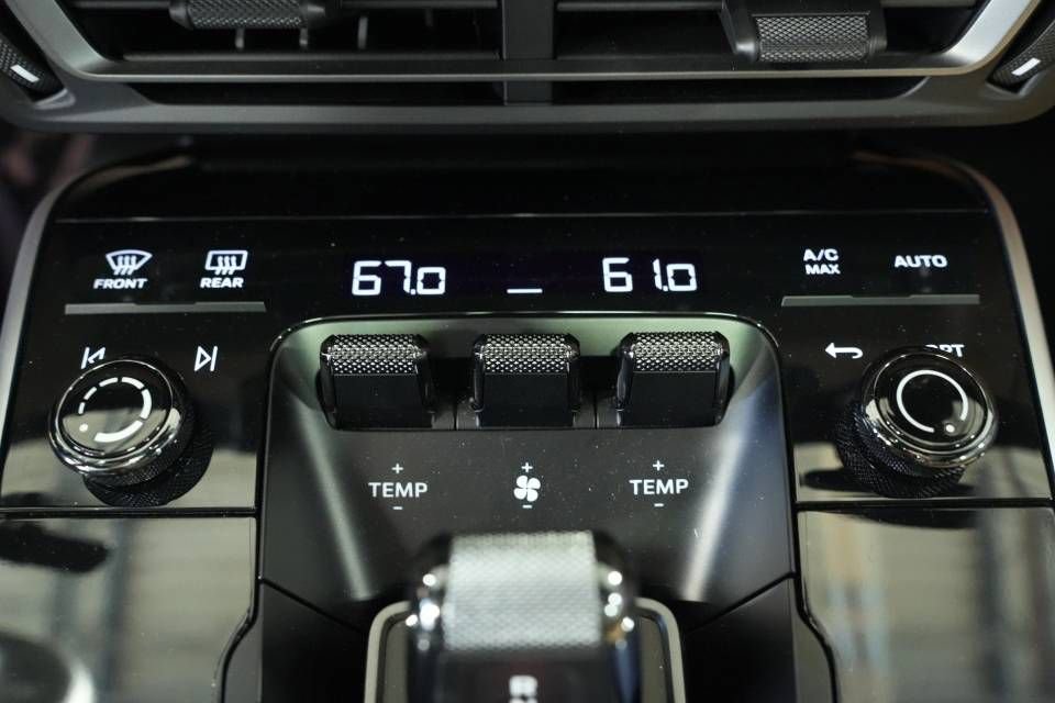 Certified 2023 Porsche 911 Turbo AWD/4WD image 22