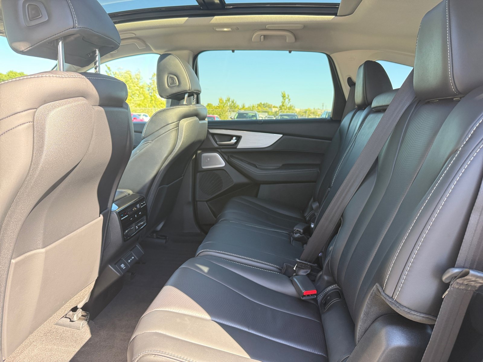 Used 2025 Acura MDX w/ Technology Package AWD/4WD image 18