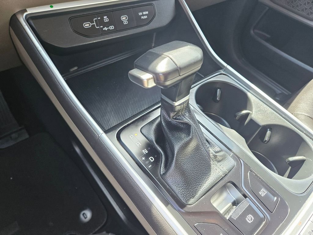 Used 2025 Kia Carnival image 29