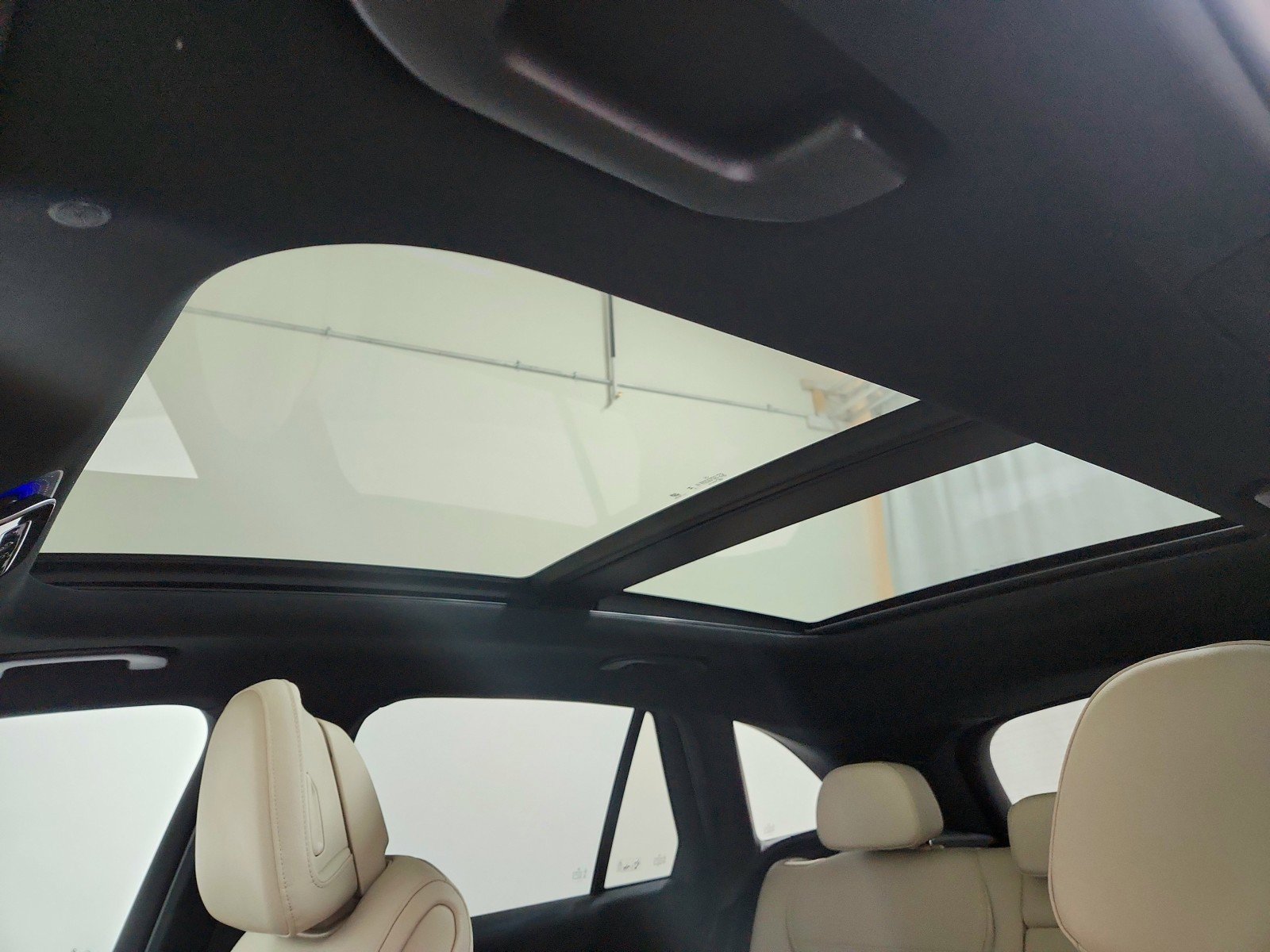 Certified 2024 Mercedes-Benz GLC 300 image 31