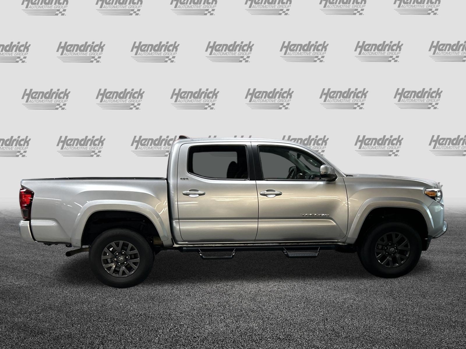 Used 2022 Toyota Tacoma SR5 w/ Technology Package RWD image 3
