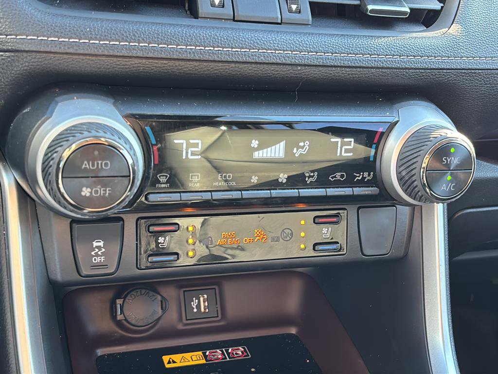 Used 2025 Toyota RAV4 Limited image 33