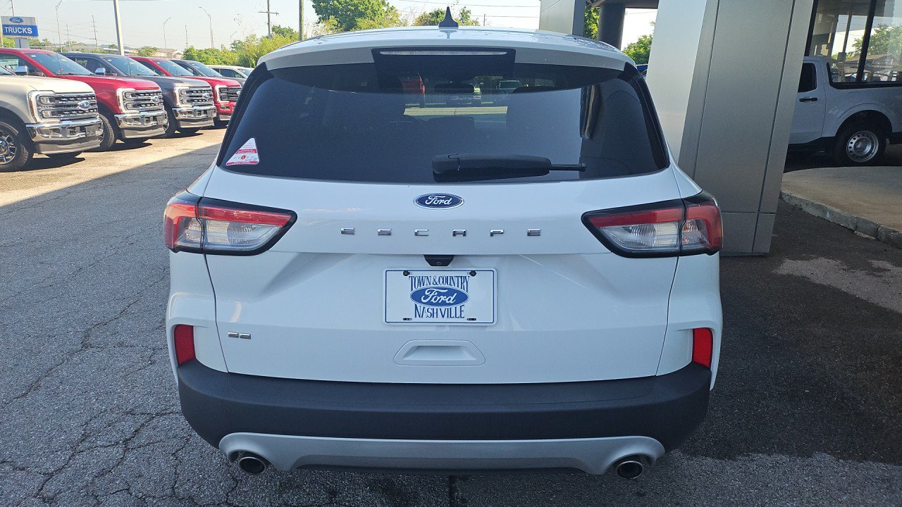 Used 2022 Ford Escape SE FWD image 4