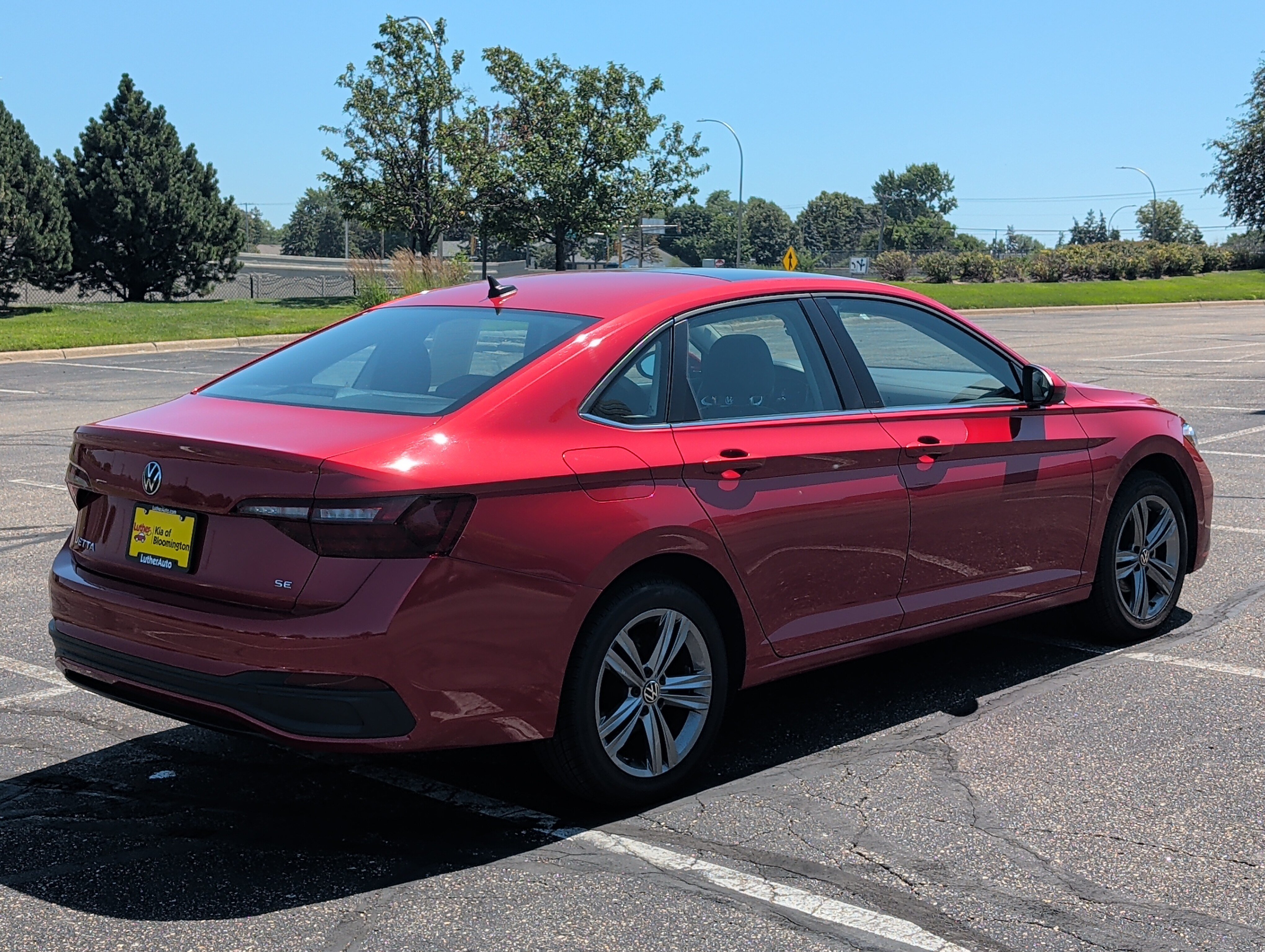 Used 2022 Volkswagen Jetta SE FWD image 4