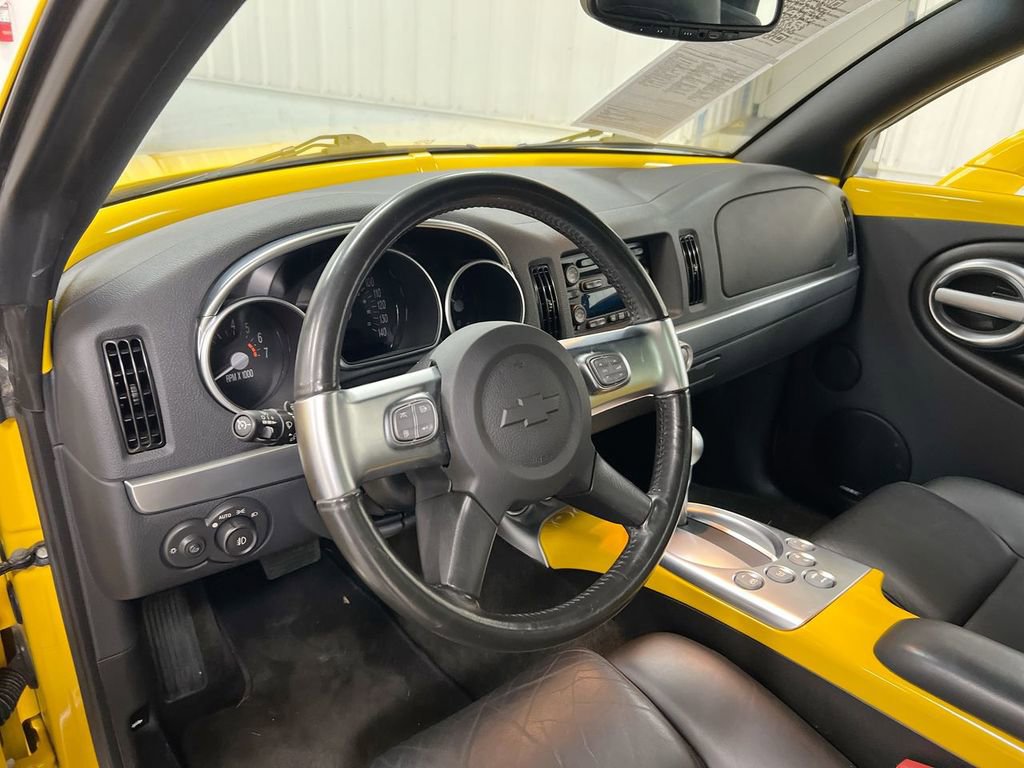 Used 2004 Chevrolet SSR w/ Preferred Equipment Group image 10