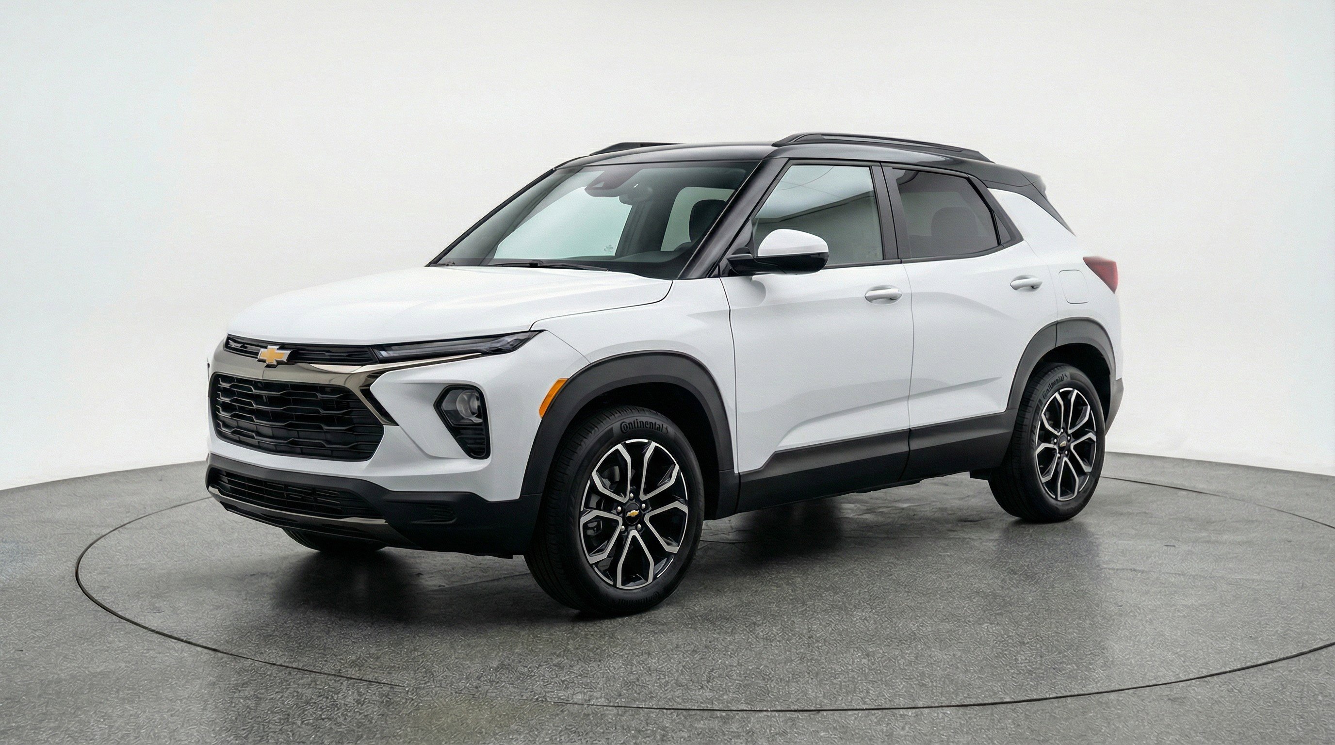 Used 2025 Chevrolet TrailBlazer LT image 3