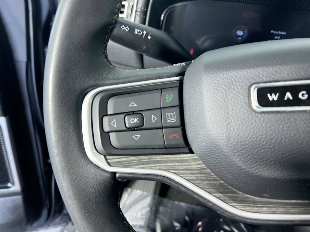 Used 2022 Jeep Wagoneer Series III w/ Premium Group I AWD/4WD image 16
