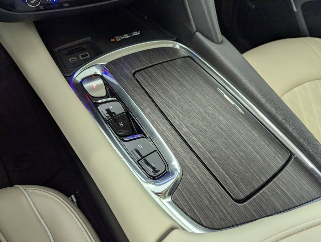 Used 2023 Buick Enclave Avenir w/ Avenir Technology Package image 11