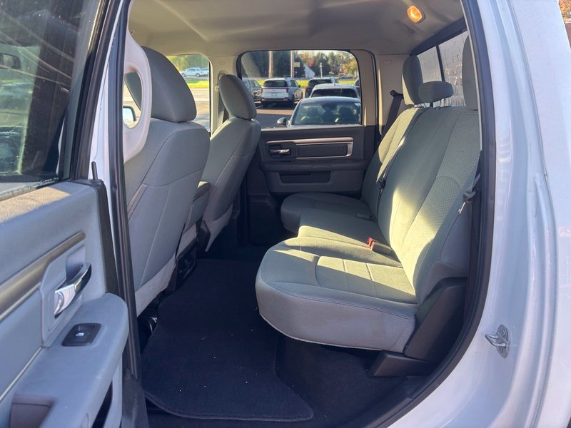 Used 2018 RAM 1500 Classic SLT AWD/4WD image 10